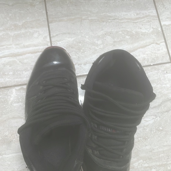 Jordan 11 retro Breds (black/red) size 13 condition : 4/10 - Picture 6 of 7